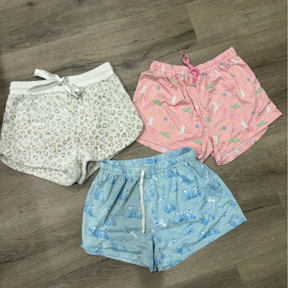 3 pairs of sleep shorts   Z supply and royal standard